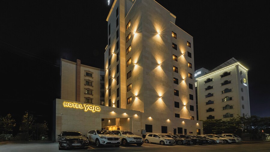 Yaja Hotel Peace Square branch