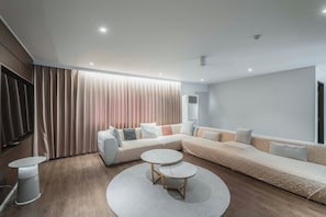 Family Penthouse | Laptop workspace, blackout curtains, free WiFi, bed sheets - Yaja Hotel Peace Square branch (Mokpo)