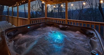 Hugging Cubs Hideaway Cabin 4 BR 3 BA Private Jacuzzi Sauna