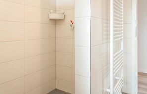 Shower - 2 bedroom awesome home in Stapel (Stapel)