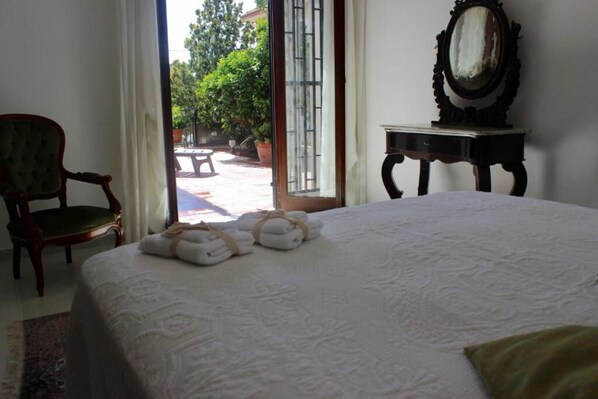 2 bedrooms, travel cot, free WiFi