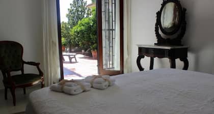 Wonderful private villa for 4 people with private pool, WIFI and veranda