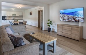 Fernseher, Tischfußball