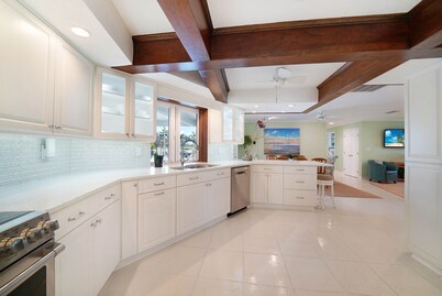 Waterfront Family Getaway/ Work Retreat with Pool and Dock - Relaxing and Quiet!