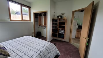 1 chambre, fer et planche à repasser, lit parapluie, Wi-Fi gratuit