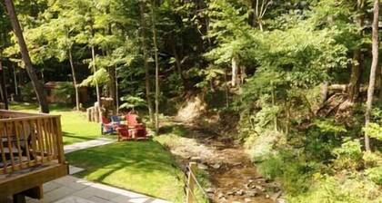 #1 EVL Creekview Townhome SKI BIKE GOLF & Hot Tub