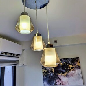 1 bedroom, desk, free WiFi, bed sheets - Shore 2 Residences 1 Bedroom w/ Wifi and Smart TV! (Pasay)