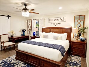 4 habitaciones, escritorio, tabla de planchar con plancha y wifi 