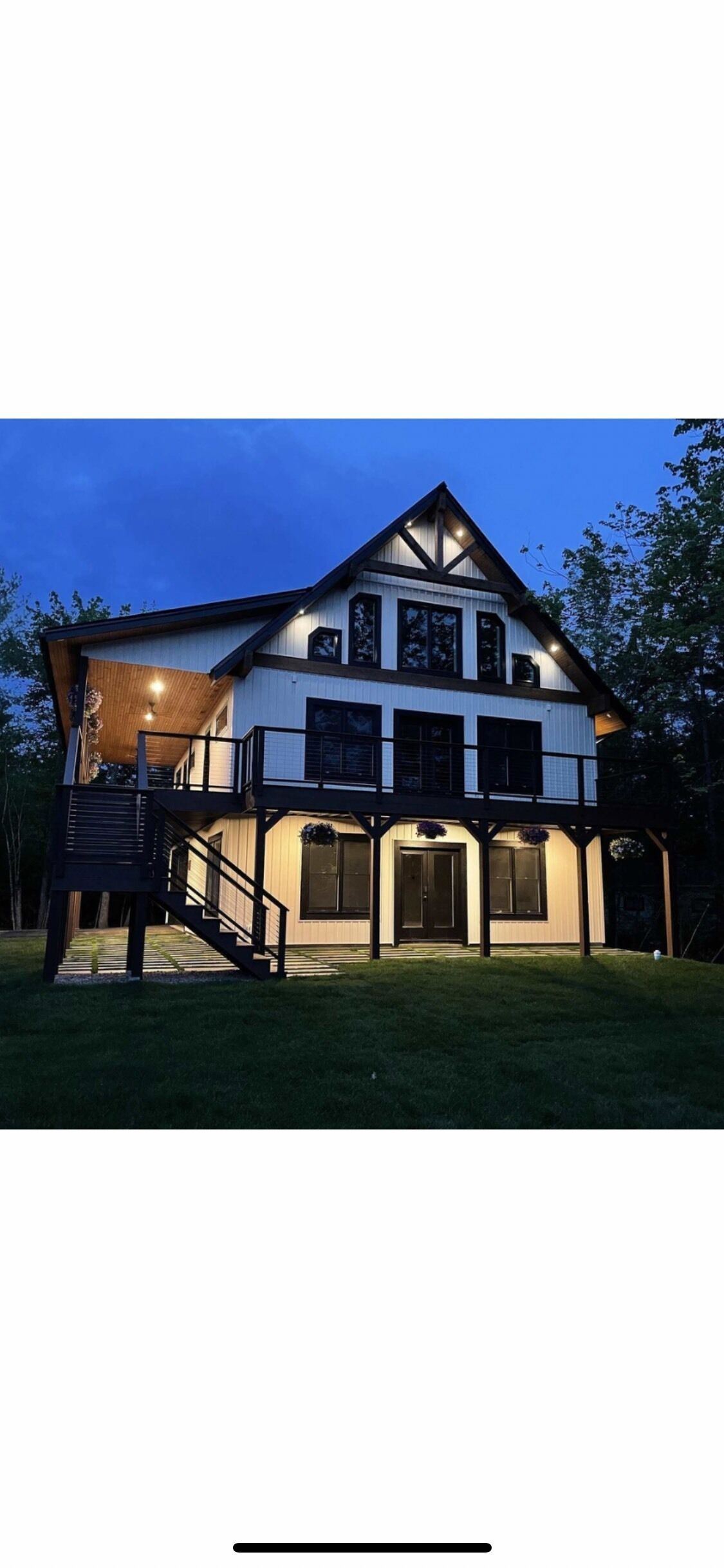Lake Winnisquam. Large family lake view home with beach access. Sleeps 16.