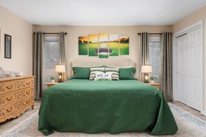 5 bedrooms, free WiFi, bed sheets - Golf at Hawks Eye 8th Tee, Torch Lake, Comm Pool, Dogs Ok, Bellaire (Bellaire)