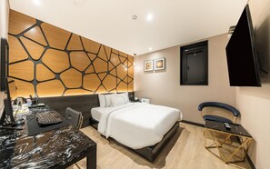 Huone (Walk-in special price (65" smart TV N) | 1 makuuhuone, ilmainen Wi-Fi, vuodevaatteet