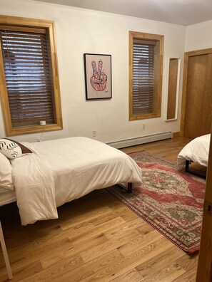 2 bedrooms, WiFi - Huge 2 Bedroom / 2 Bathroom Apt (Brooklyn)