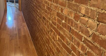 Huge 2 Bedroom / 2 Bathroom Apt