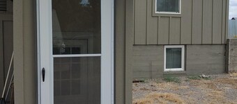 Winery, golf, and the Snake River minutes away.