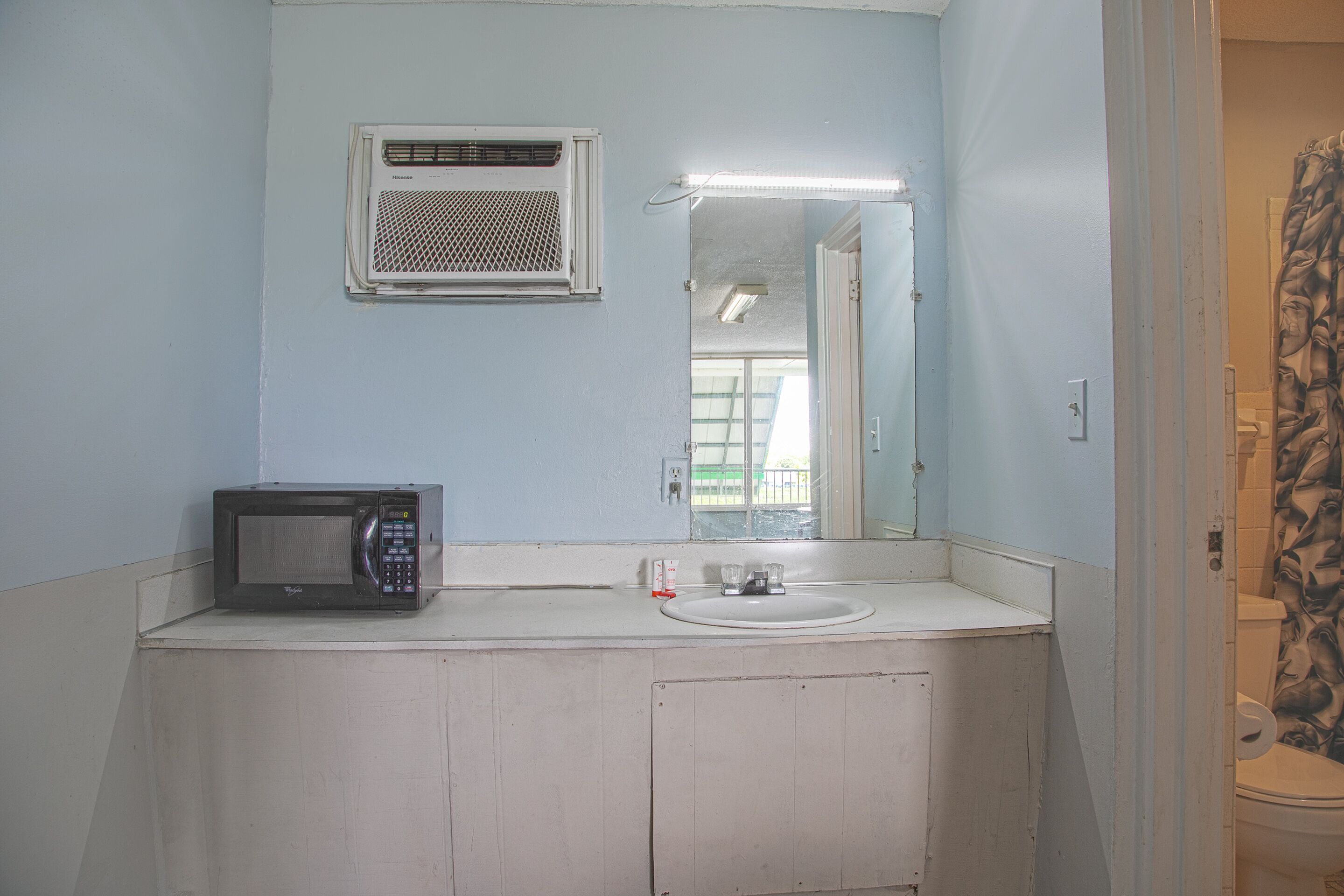 Free toiletries, towels