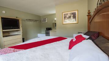 Desk, WiFi (free), bed sheets