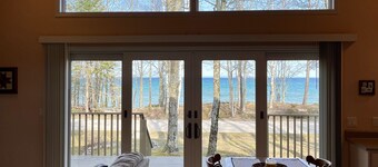 2-bed cottage on Cable's Bay with private beach