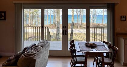 2-bed cottage on Cable's Bay with private beach