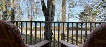 2-bed cottage on Cable's Bay with private beach