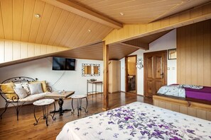 5 chambres, fer et planche à repasser, Wi-Fi, draps fournis