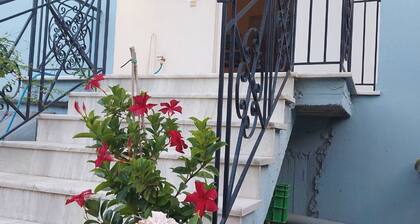 3-Bed House Sleeps 7 with Garden