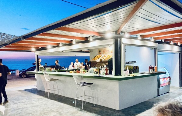 Bar (en la propiedad)