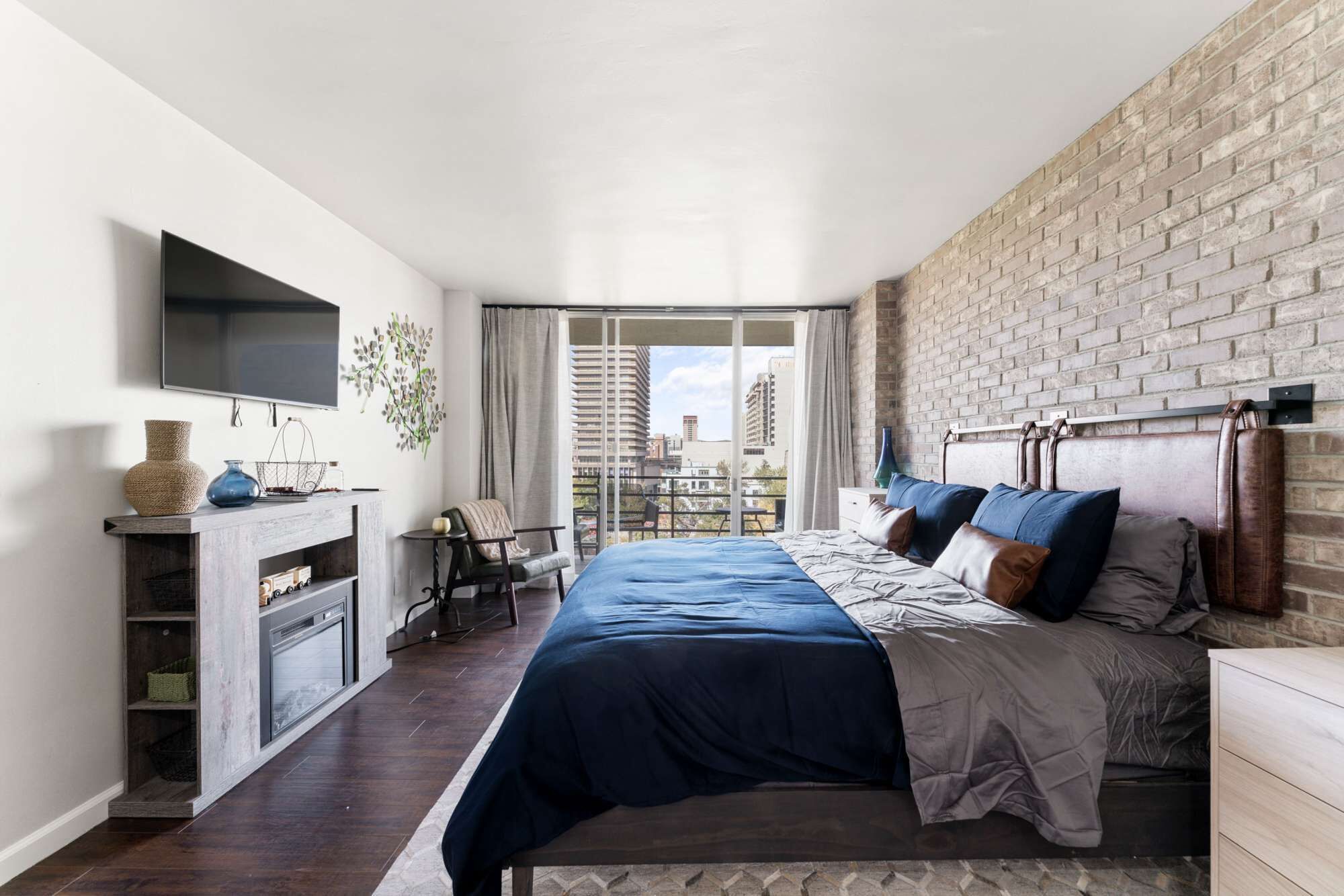 1 多间卧室、办公桌、熨斗/熨衣板、WiFi