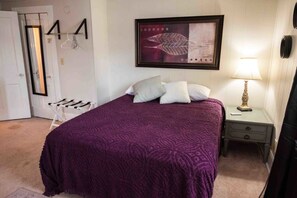 1 slaapkamer, een strijkplank/strijkijzer, reisbedje, wifi