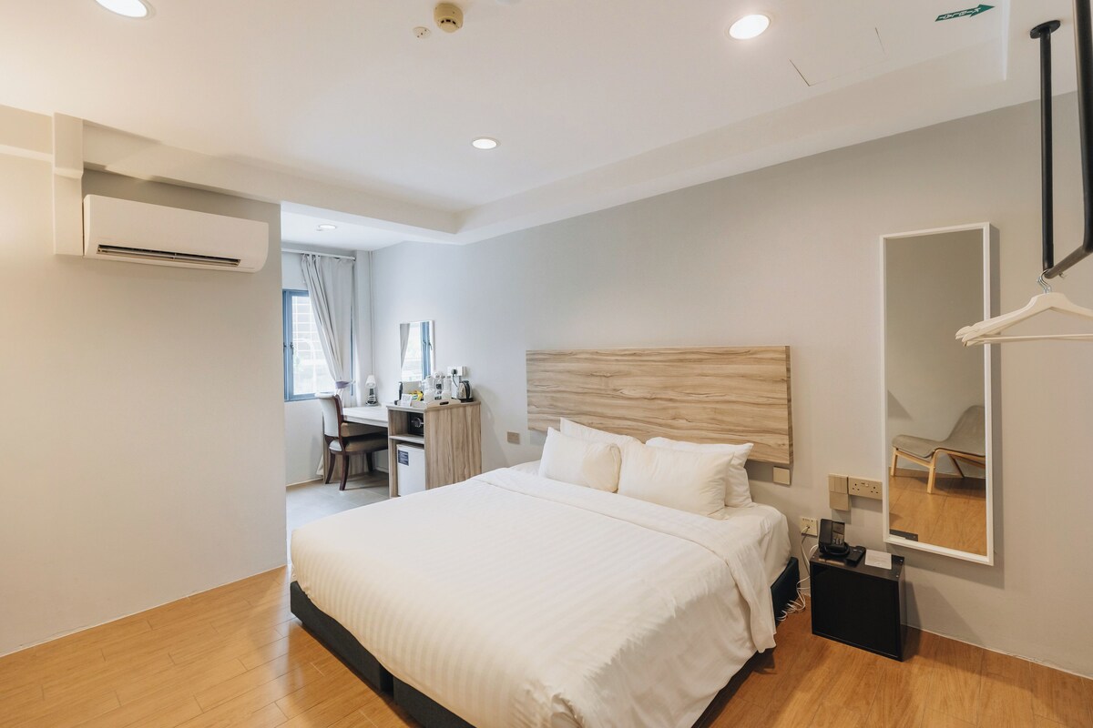 Family Triple Room | Minibar, in-room safe, desk, laptop workspace