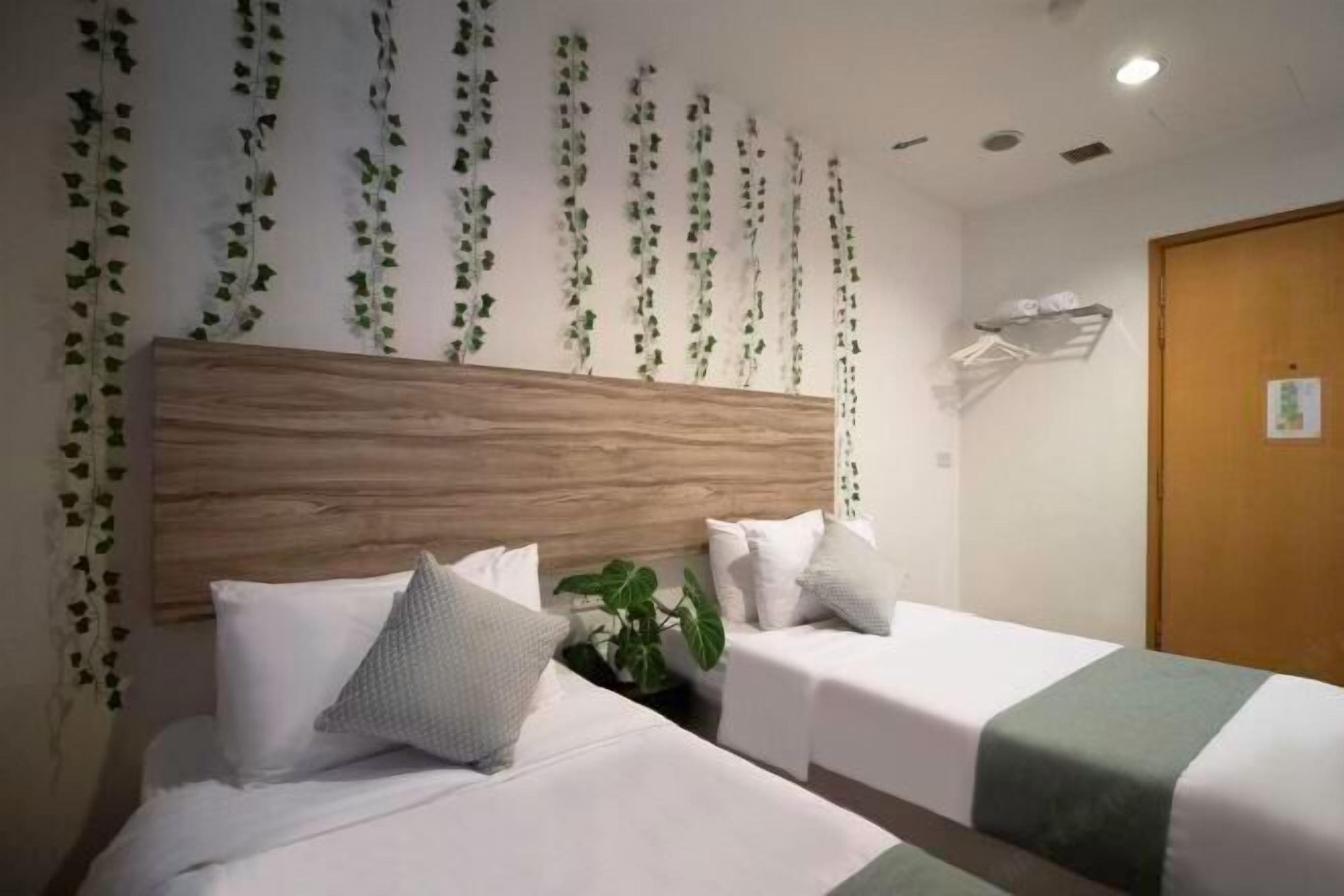 Minibar, in-room safe, desk, laptop workspace