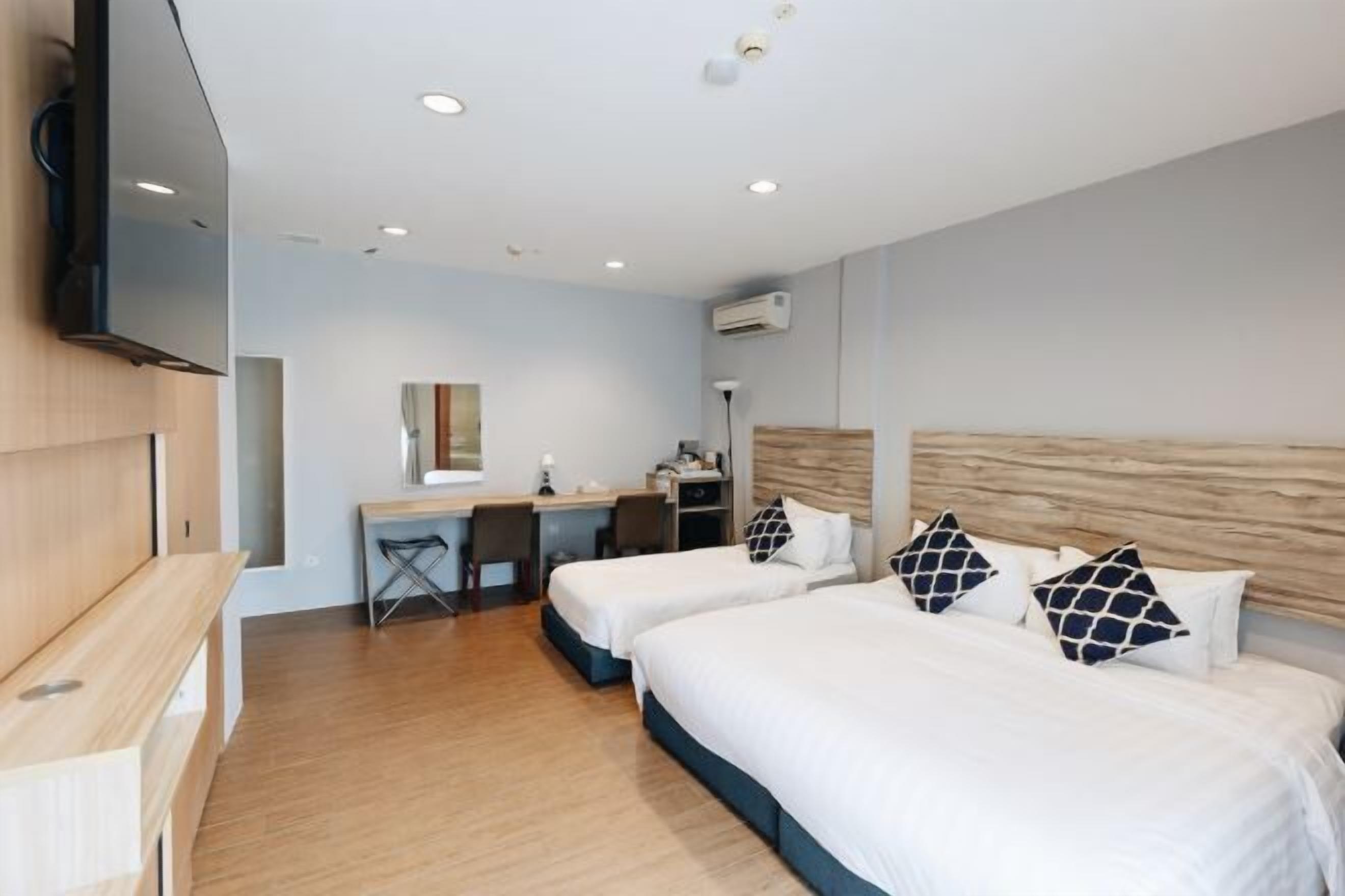 Minibar, in-room safe, desk, laptop workspace