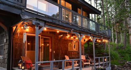 Carver's Cottage - A Magical Cottage in the Woods, with WiFi