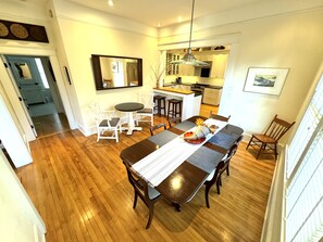 Dining - Deluxe Downtown Bungalow - fenced in yard, pet friendly. (Brevard)