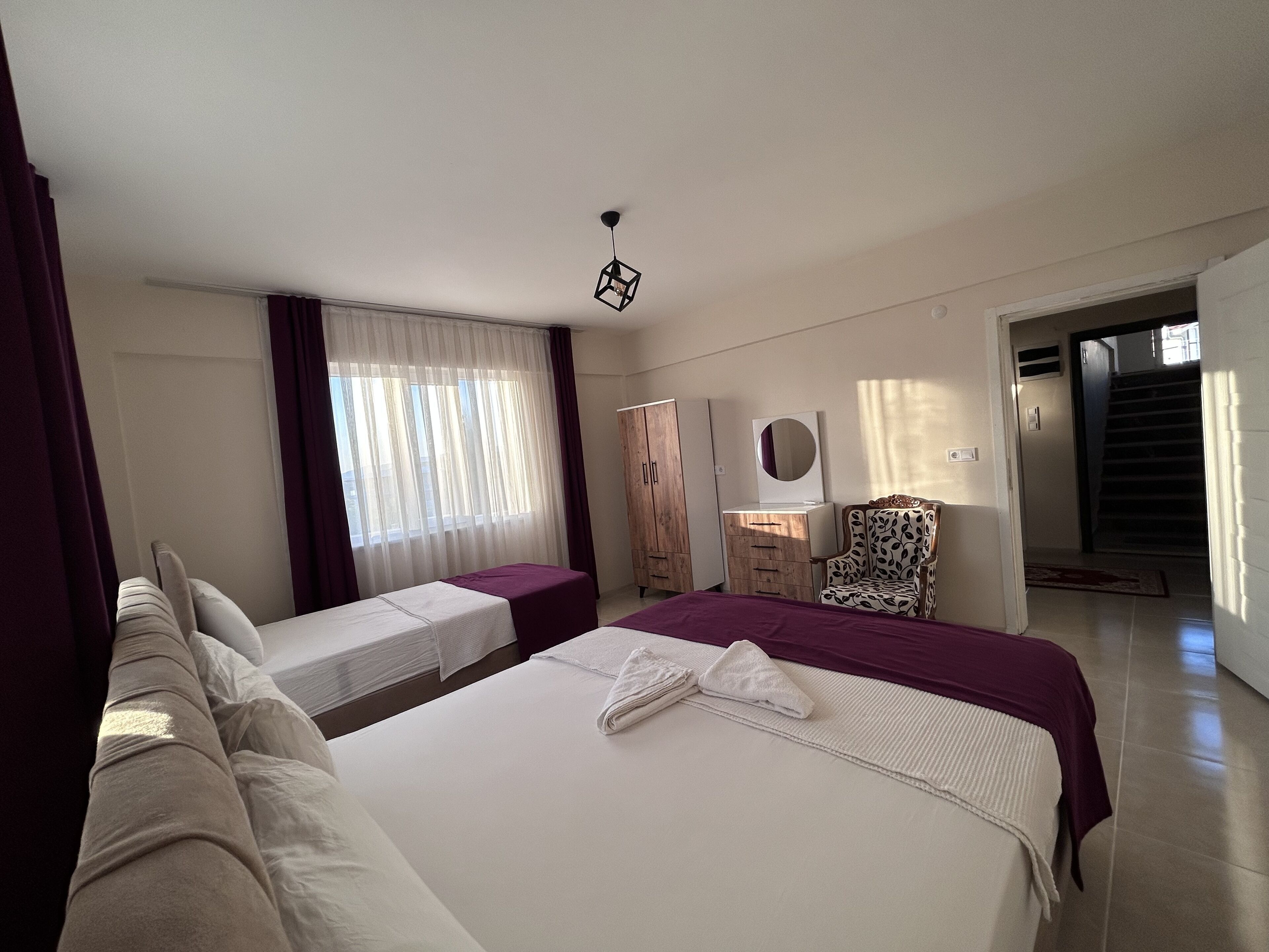 1 bedroom, Egyptian cotton sheets, premium bedding
