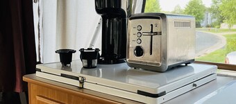 Portable Travel Popup Camper Pet Friendly AC/Heat