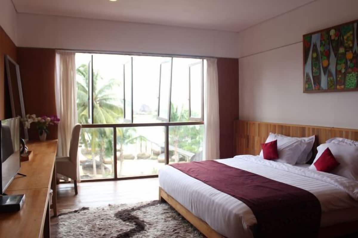 1 bedroom, desk, laptop workspace, free WiFi