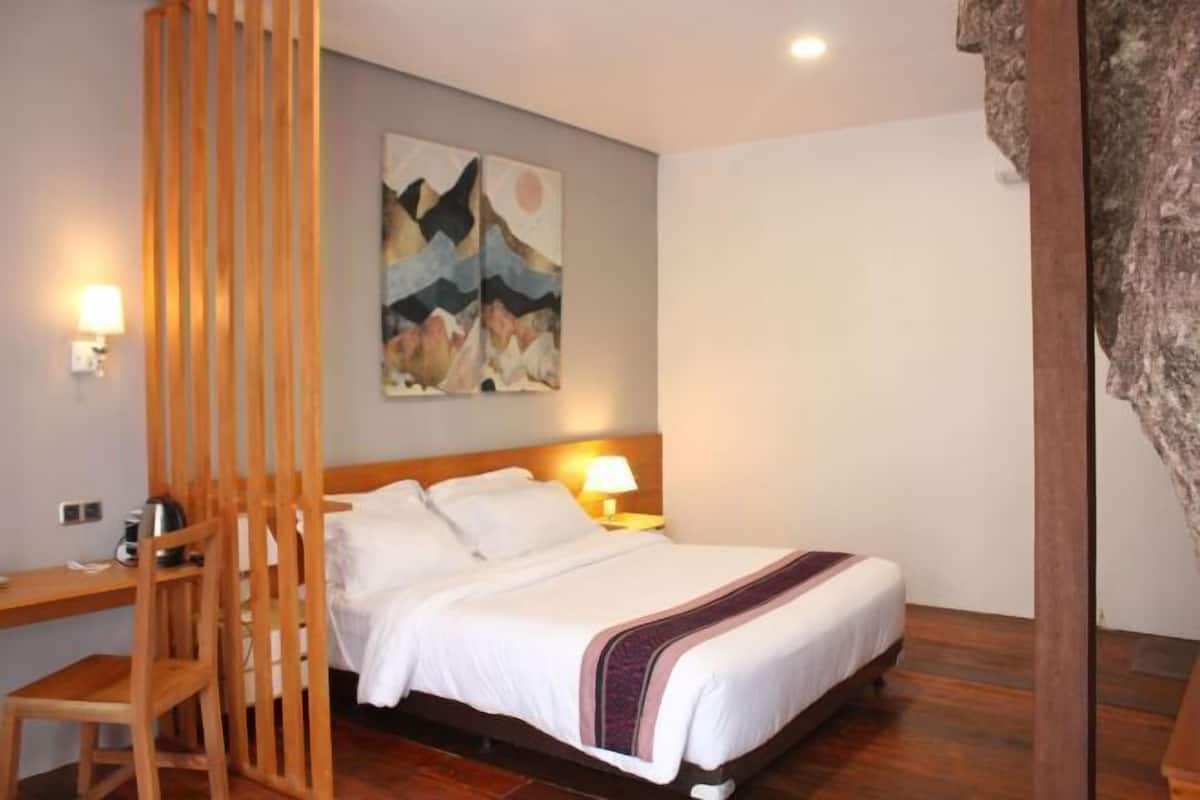 1 bedroom, desk, laptop workspace, free WiFi