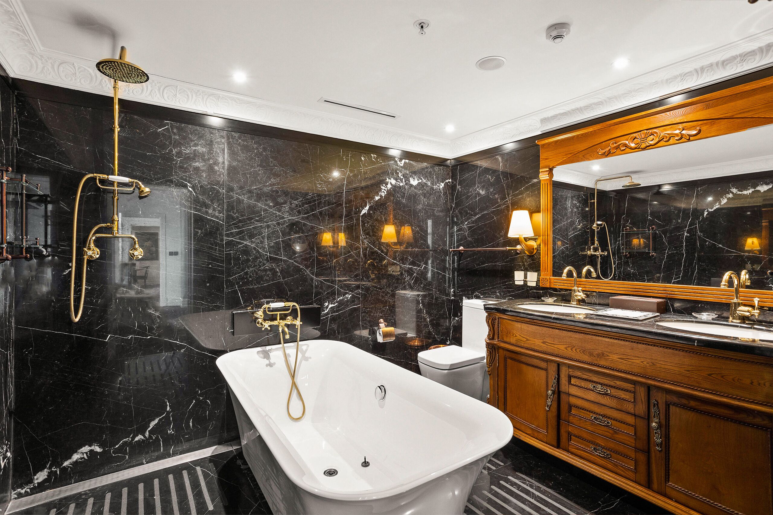 Suite | Premium bedding, down duvets, pillow-top beds, minibar