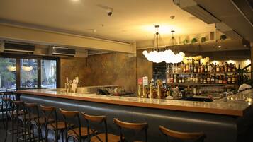 Bar (in der Unterkunft)