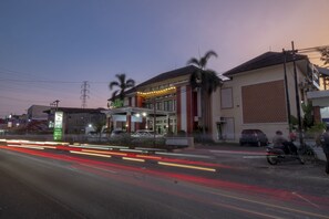 Exterior - Assalaam Syariah Hotel (Surakarta)