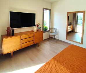 2 bedrooms, desk, iron/ironing board, free WiFi