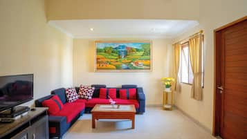 32-inch LED TV with cable channels, TV