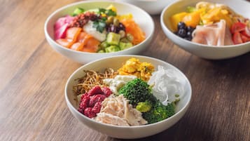 Desayuno buffet todos los días (con cargo)