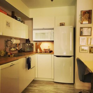 Réfrigérateur, four, plaque de cuisson, lave-vaisselle