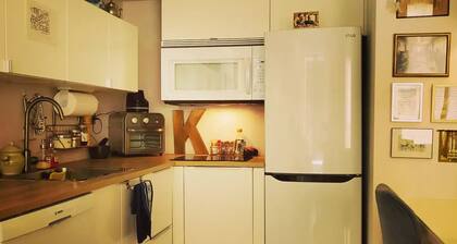 Downtown Artist Loft with Amenities