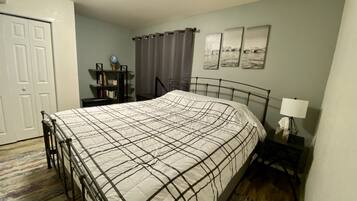 1 chambre, bureau, fer et planche à repasser, accès au Wi-Fi (inclus)