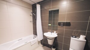 Bathroom - Hotel Balmoral Sure Hotel Collection (Newcastle-upon-Tyne)