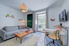 Family Apartment, Multiple Bedrooms (The Rock View) | Living area - The Rock View (Arco)