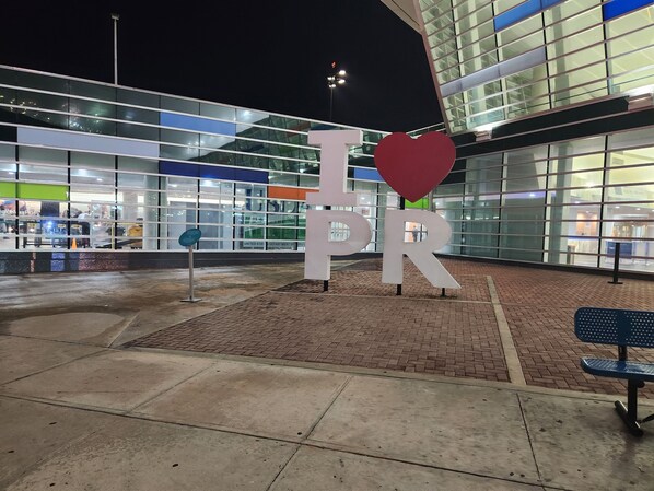 المنطقة المحيطة بالمنشأة