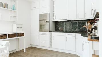 Kühlschrank, Ofen, Herdplatte, Geschirrspüler